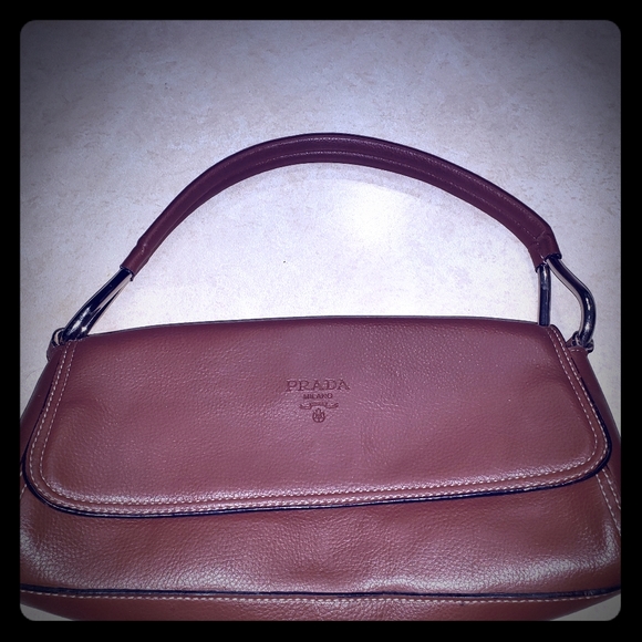 Prada - Picture 1 of 5